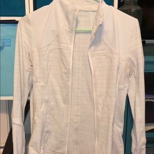 Lululemon jacket. Good condition. Size 2!